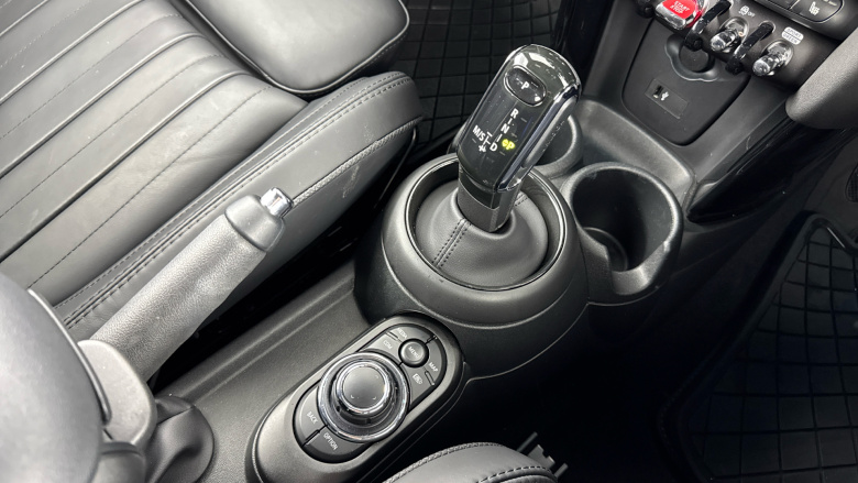 MINI Hatchback 1.5 Cooper Exclusive 3dr Auto Petrol Hatchback